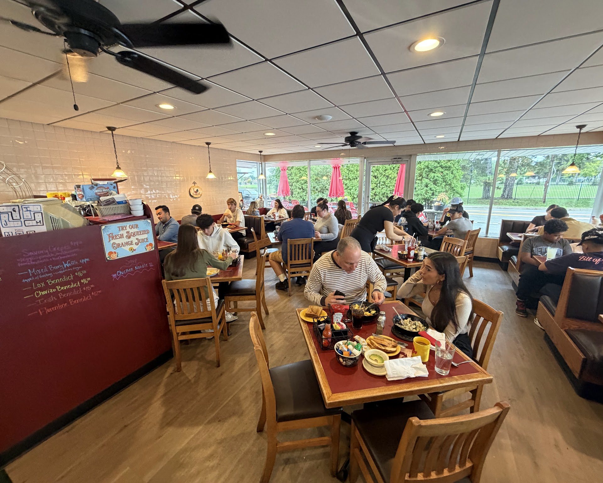 Early Bird Cafe dining room